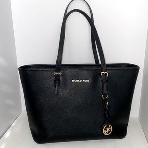 MICHAEL KORS BLACK VINYL BAG